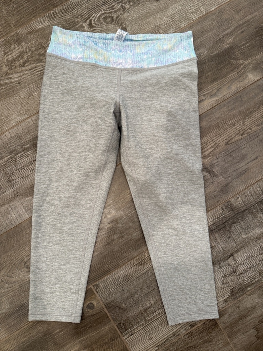 Ivivva by Lululemon Active Capri Leggings with Iridescent Waistband size 14